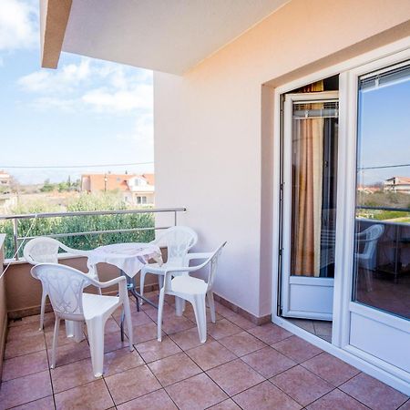 Apartments Valentin Privlaka  Esterno foto