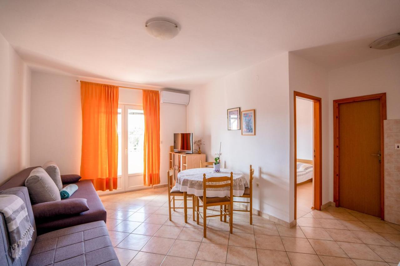 Apartments Valentin Privlaka  Esterno foto