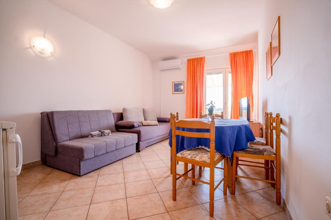Apartments Valentin Privlaka  Esterno foto