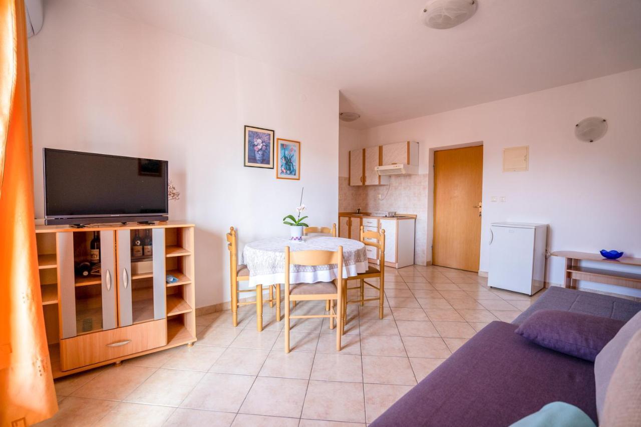 Apartments Valentin Privlaka  Esterno foto