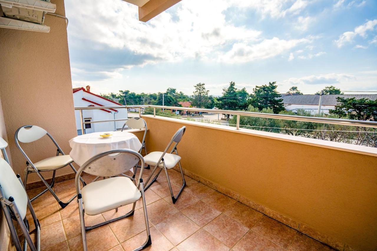 Apartments Valentin Privlaka  Esterno foto